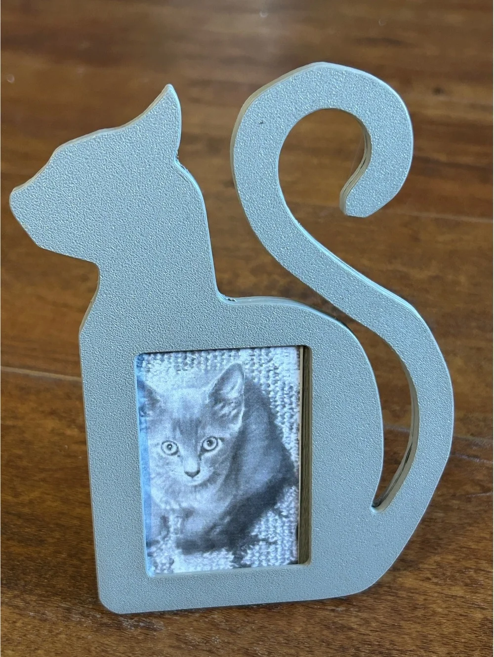 Cat Shaped Small Photo Frame Holder in Light Gray